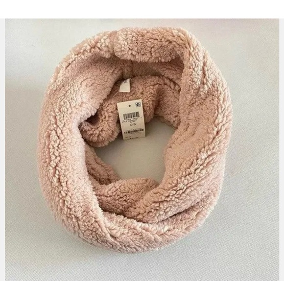 NWT JENNI SO SOFT FLEECE CHUNKY INFINITY SCARF IN BLUSH PINK - Picture 2 of 5
